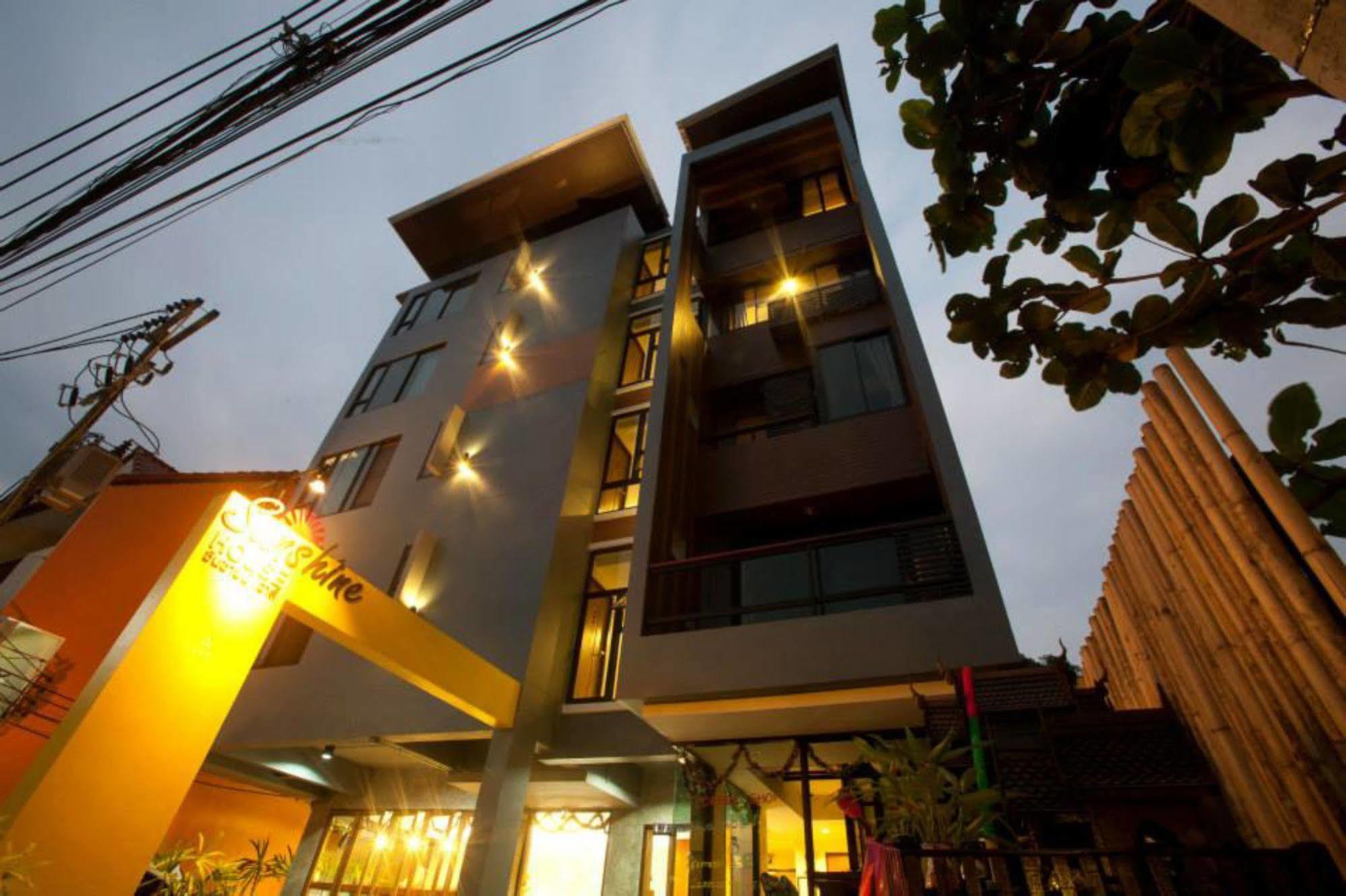 Hotel Oyo 233 Sunshine House Chiang Mai Esterno foto