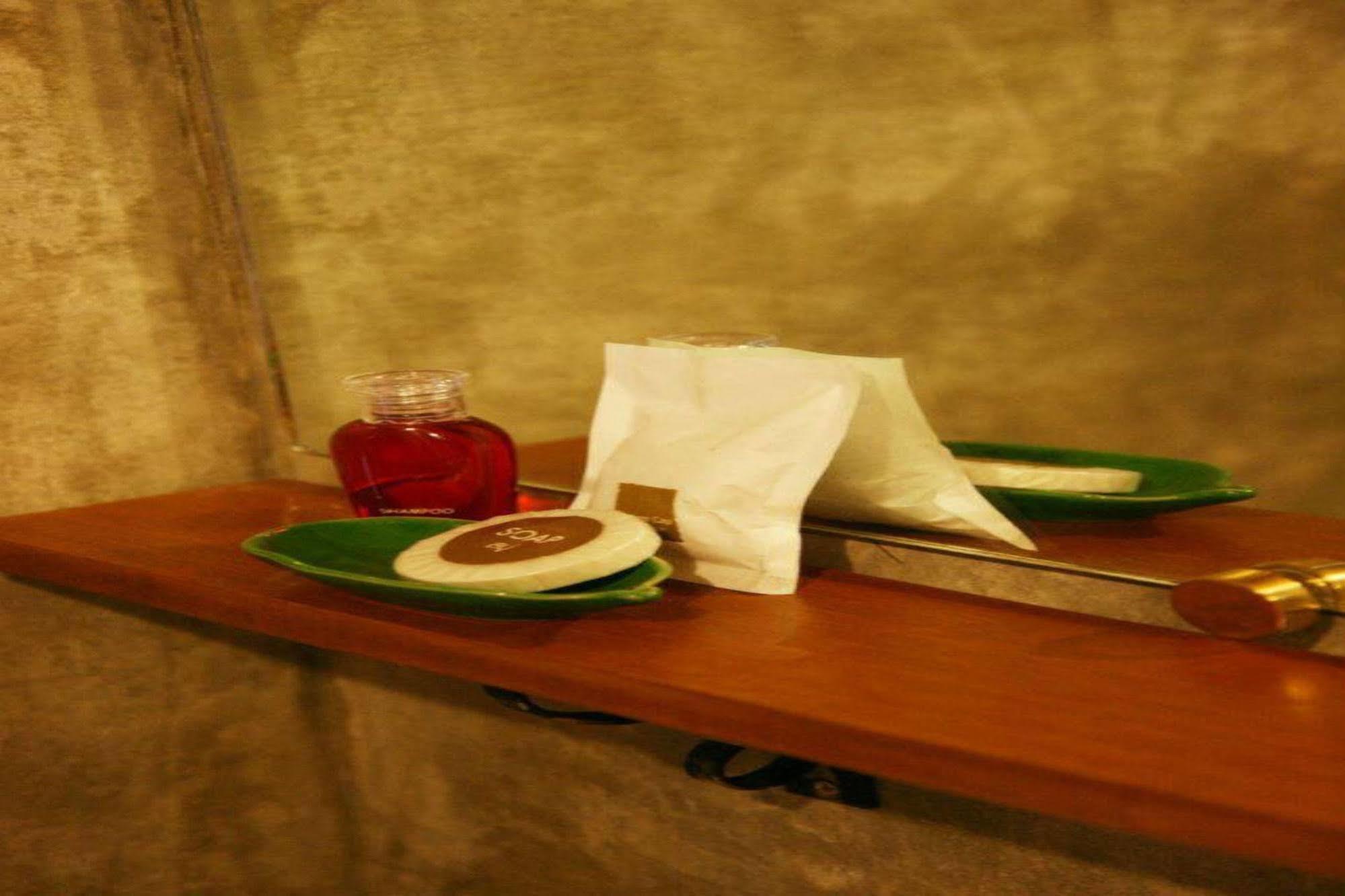 Hotel Oyo 233 Sunshine House Chiang Mai Esterno foto