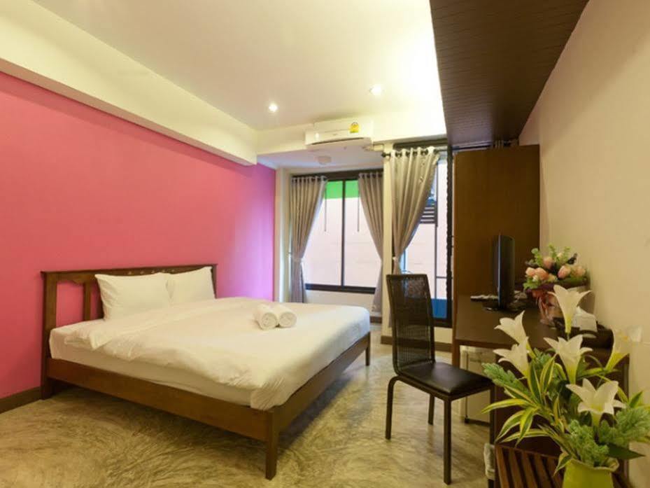Hotel Oyo 233 Sunshine House Chiang Mai Esterno foto