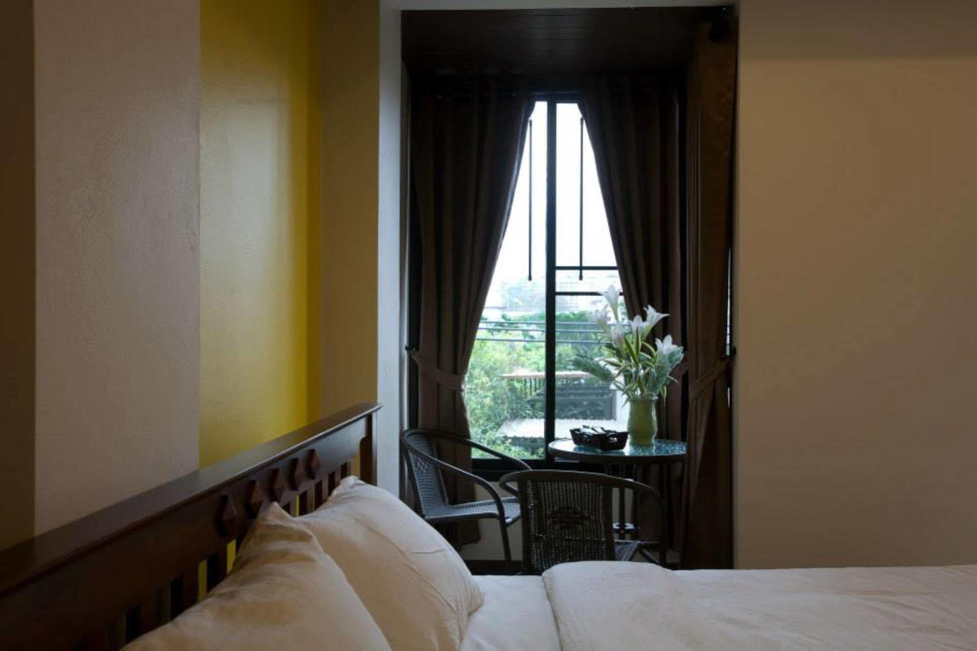 Hotel Oyo 233 Sunshine House Chiang Mai Esterno foto
