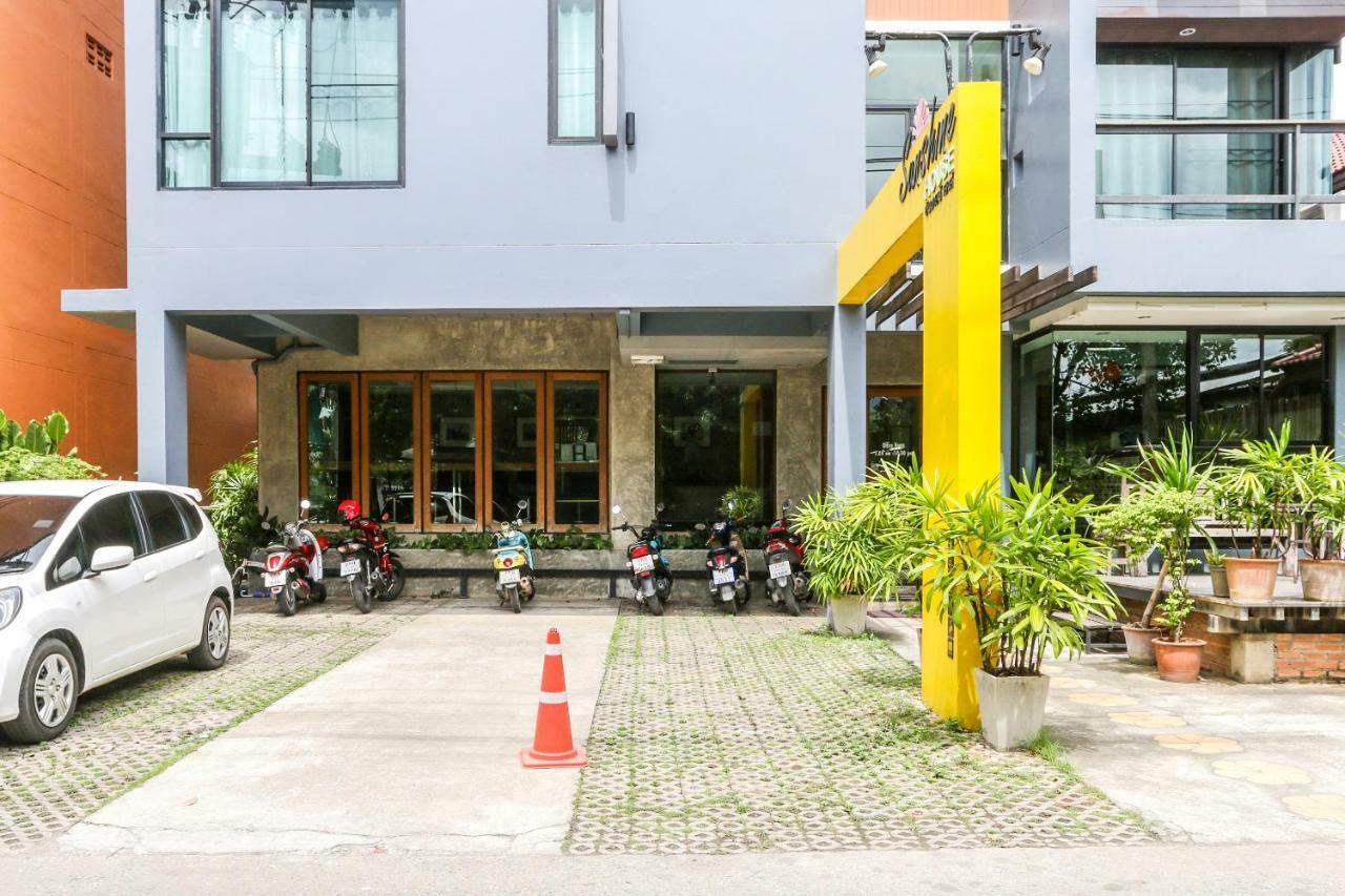 Hotel Oyo 233 Sunshine House Chiang Mai Esterno foto