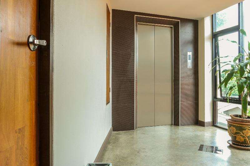 Hotel Oyo 233 Sunshine House Chiang Mai Esterno foto