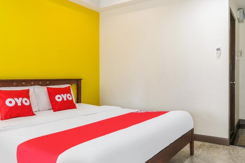 Hotel Oyo 233 Sunshine House Chiang Mai Esterno foto